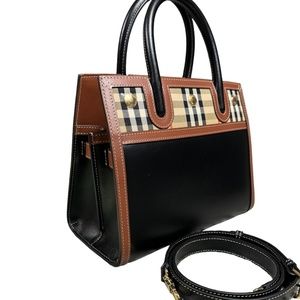 Burberry title bag